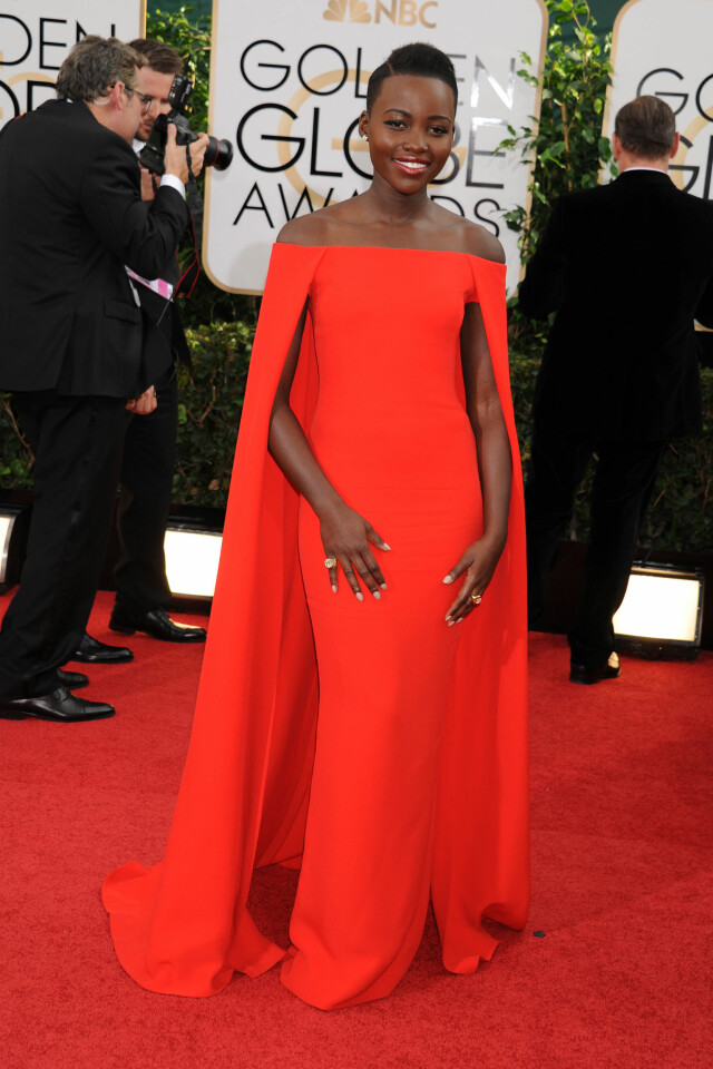 BEST KLEDD:KKs moteredaktør Silje Pedersen hyller Lupita Nyong'o for hennes rålekre, røde kjole. Foto: AFF/EMPICS Entertainment/All Ove BEST KLEDD:KKs moteredaktør Silje Pedersen hyller Lupita Nyong'o for hennes rålekre, røde kjole. Foto: AFF/EMPICS Entertainment/All Ove